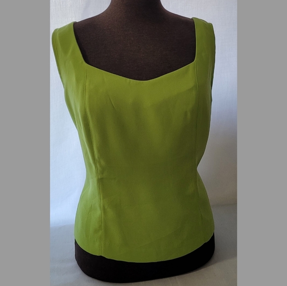 Sleeveless tops - Picture 5 of 5